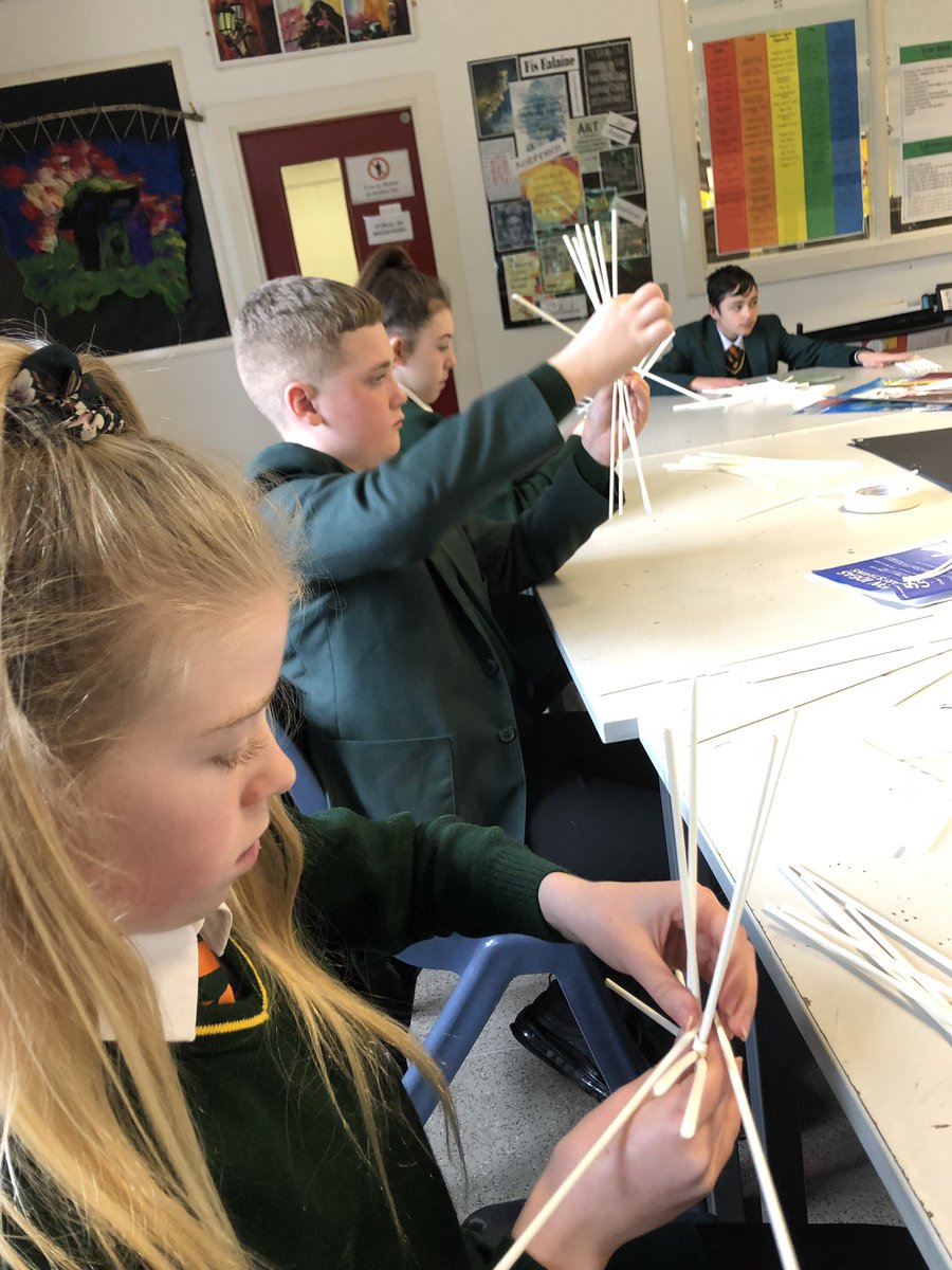 NaRoinn's tweet photo. Crosóg Naomh Bríde le Bl.9.  St.Brigid’s crosses with Yr.9 🎨 https://t.co/3hS8D8m7D9