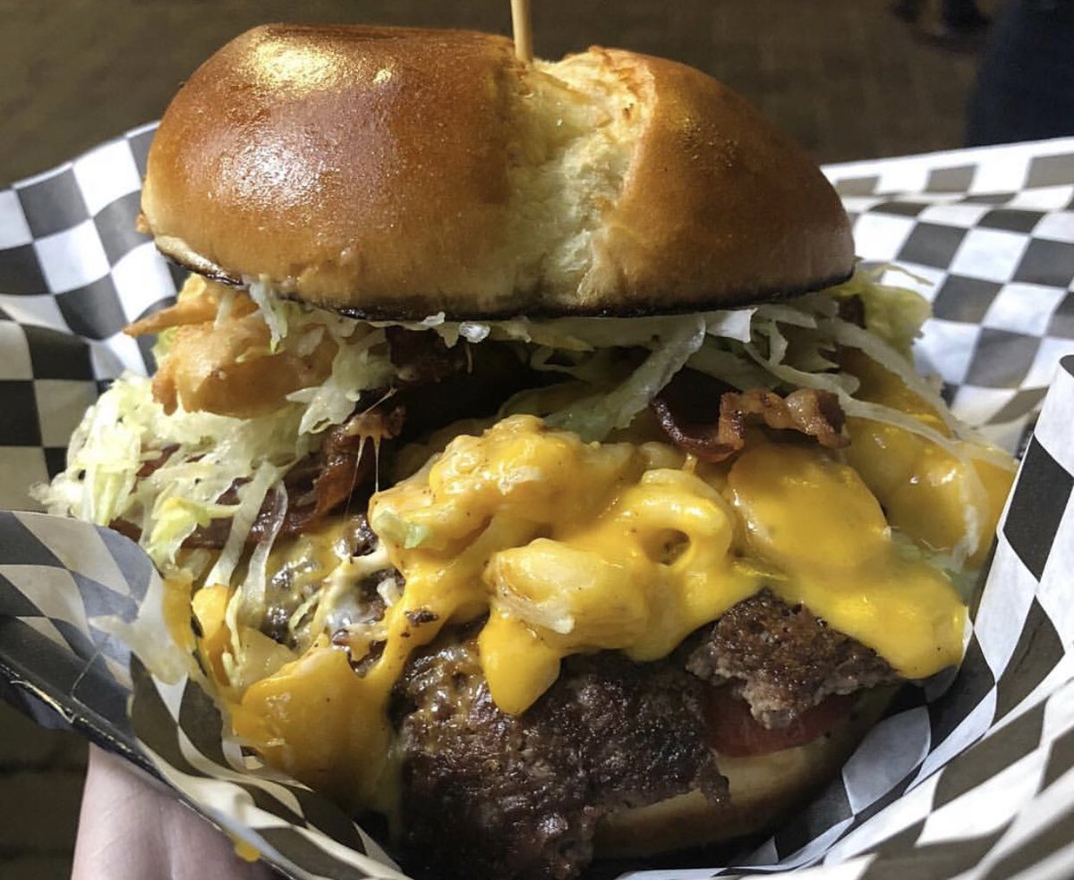 Hoursof24's tweet image. Do you #fryhard ? @fryhardmobilefusion is changing the game ! Join them at our AT&amp;amp;T One Day Party at the AMP Feb 23rd !