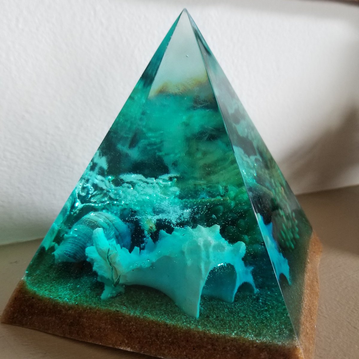 BlueCrush1985's tweet photo. my piece of art 😄 beach pyramid made of resin 🗻🌊🐚 #resin #art #beach https://t.co/SxoGxlmTEC