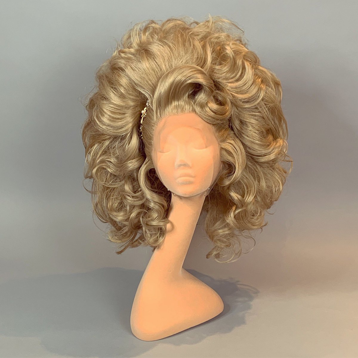 Wig Chapel tweet media