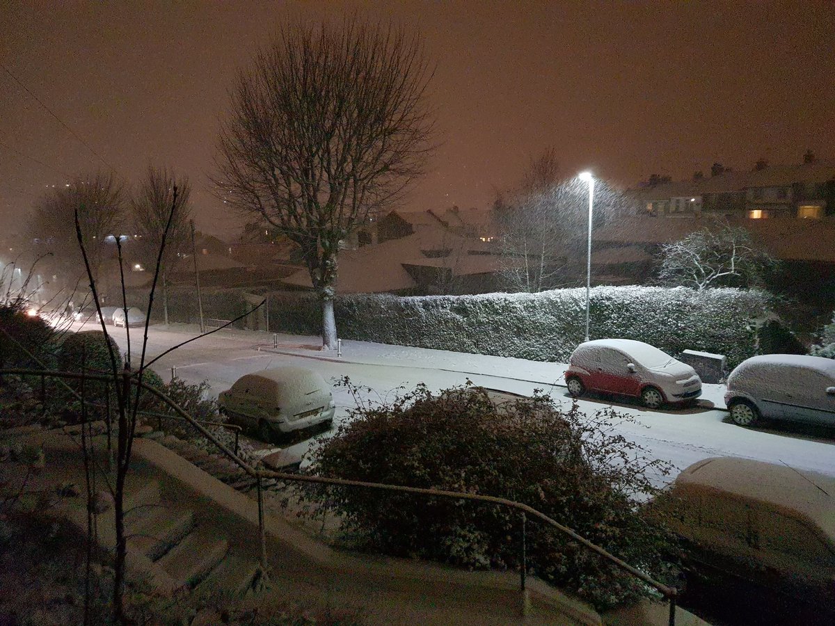Jaayno's tweet photo. Rather disappointed no one's drawn a cock on my car yet #slacking
#brighton #snow #brightonsnow https://t.co/HbwffSsULj