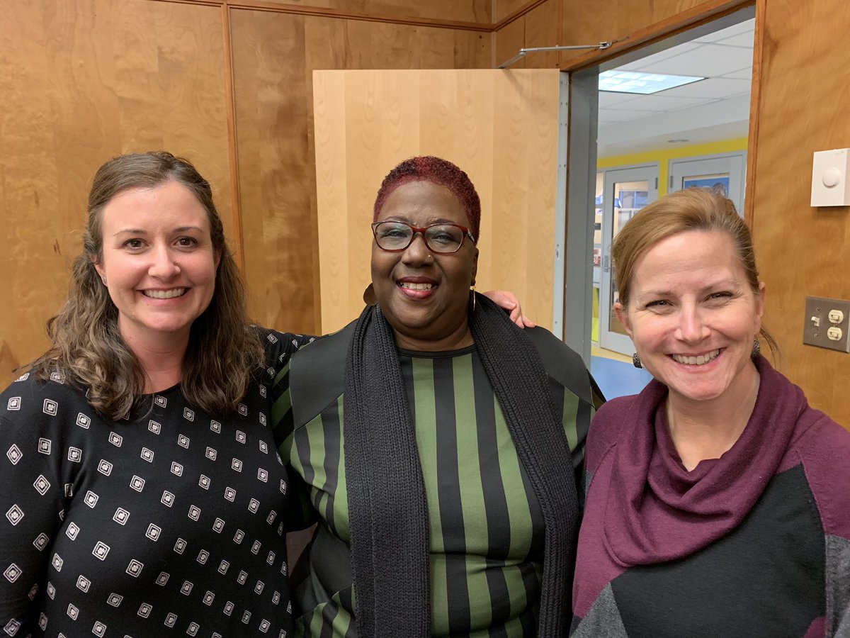 UNOSIL's tweet photo. Today we bid farewell to our sweet administrative assistant, Denise James! Denise has served @uofno for more than 31 years and looks forward to traveling and spending time with her grandbabies. Will miss you, Ms. Denise!! 💙💙💙 https://t.co/WmWdU7gvOO