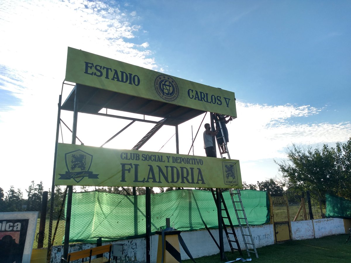 #Obras

Continúan los trabajos y las mejoras en el Estadio.

¡A Flandria lo hace grande su gente!