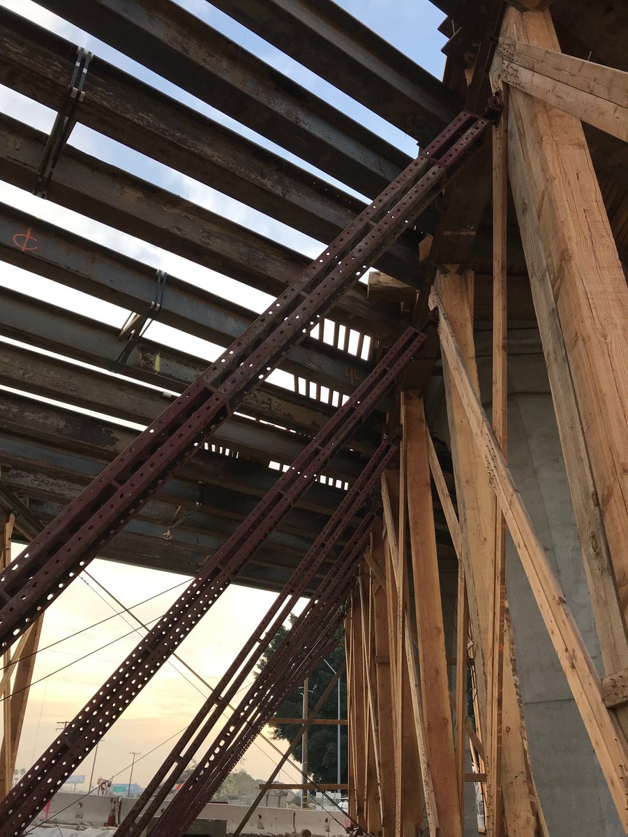 5 Fwy La County On Twitter What Is This Left Steel Arms