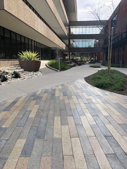 AckerStone's tweet photo. Modern + Beauty π
Product: 4 x 24 No Chamfer 8cm
Colors: Mocha, Buff, Pale Lime & Charcoal FM all with AZ Del Mar Aggregate
Finish: Grind
Beautifully done @Farley_Pavers!
#ackerstone #linearpavers https://t.co/5qUpHxFG1Y