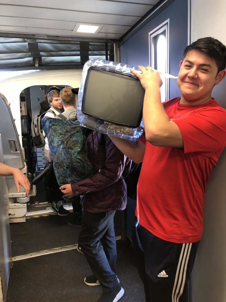 dansalvato's tweet photo. Yo this Melee player straight up brought a CRT onto the flight as his carry-on. @RealAsianFress what a legend https://t.co/9S3nrmRBku