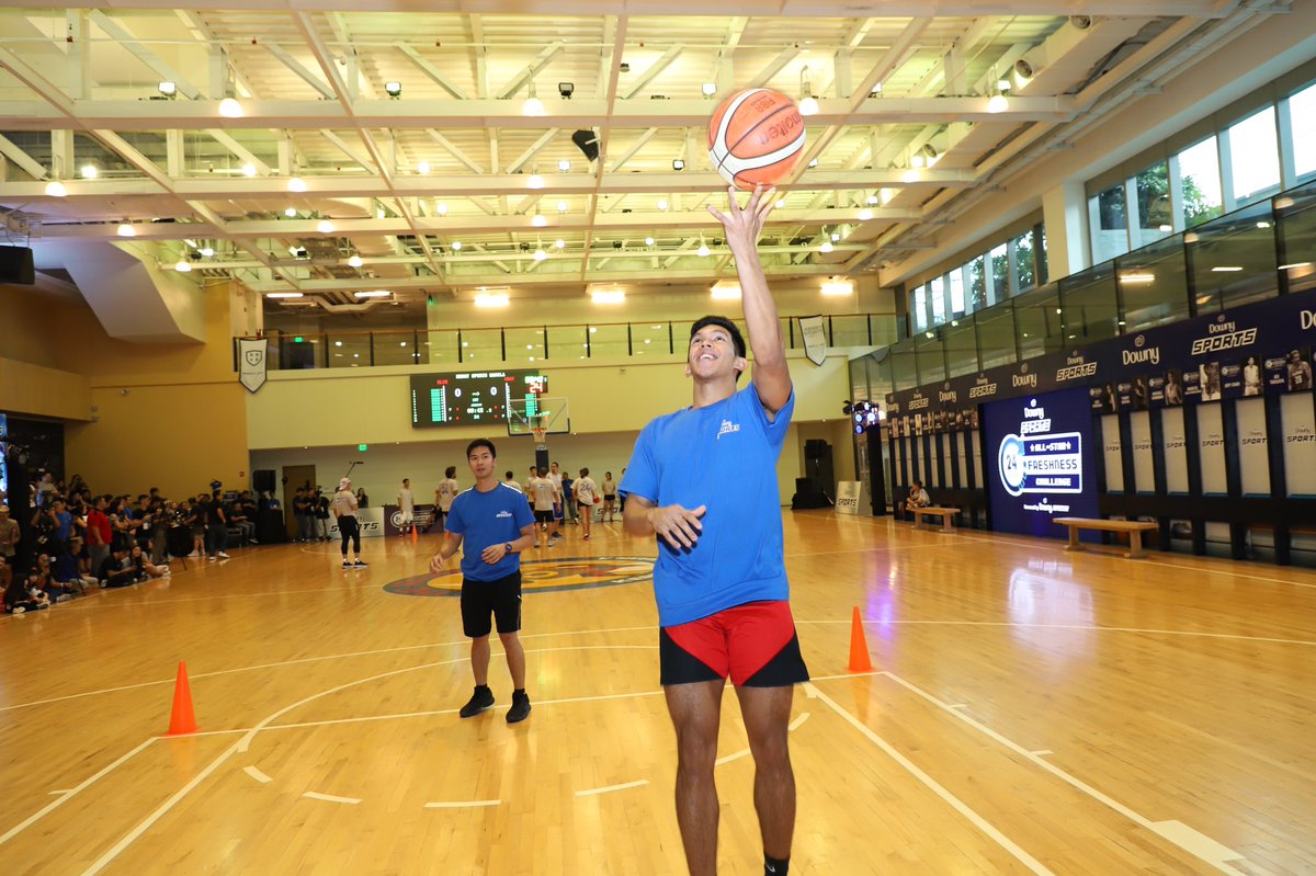 ThirdyRavenaaa's tweet photo. One thing that really amazed me in the ALL-STAR game is that despite the intense basketball games we had, my clothes still smell fresh! #DownySports proves to provide 24hr Deo Protection and keeps you smelling fresh all day even in the most extreme situations!
#24hrFRESHNESS https://t.co/niRrGvoTJg