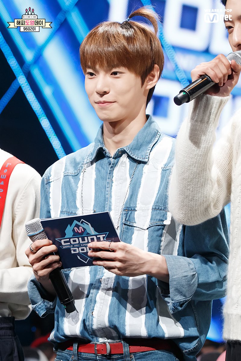 Mnet_Chat's tweet photo. 방금전에 Rabbit Kingdom에서 전화가 왔어 도영 아니 Rabbit이 그동안 가짜토끼 pretending해서 그쪽에서 얘를 고발했댄다 M COUNTDOWN에서 사람인냥 MC도 봤대 oh my god he is insane 어머 어떡하면 좋니 김도영 귀여워서 어떡하면 좋아 도영 때문에 내 heart도 모조리 broken됐어 #HAPPYDOYOUNGDAY https://t.co/bfxKAQh67X