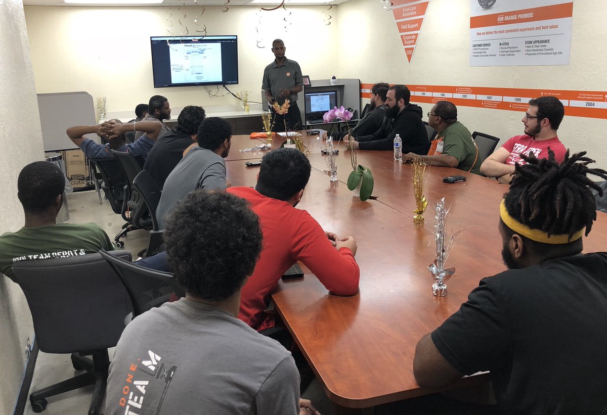 GIORIVERA27's tweet image. Great class sir @DaVon0210 with our D38 team!! #unload #smartsort #cartonlist #BDP #E2E @FrancesSalgado5 @wcork19 @jordana_kenia @pablo8750