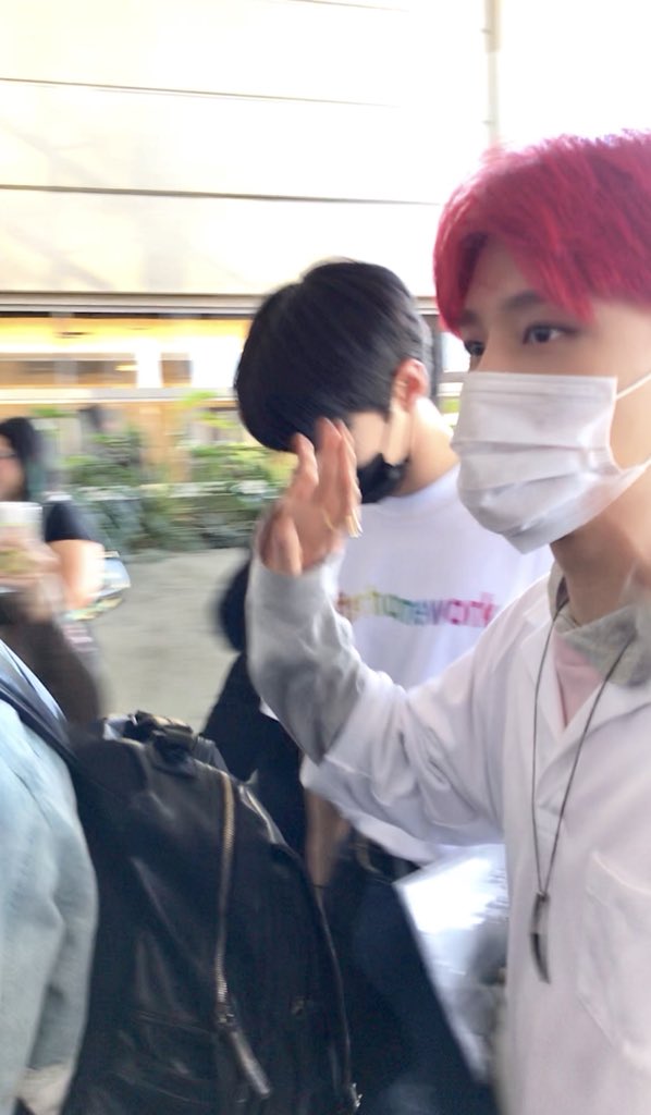 181010  #TAEIL at Los Angeles airport heading to Korea after having a thick sheds in America!  #태일  #NCT  #엔시티