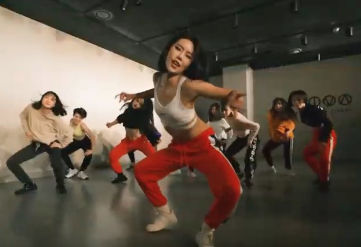 Freemyflo's tweet photo. New video 👉👉 https://t.co/alRhxhFBru 💃🏽🕺🏽#dancechallenge #workit #FLOALTC #korea #vivadancestudio #hazel #soundrepublica 🔥🔥🔥 Hop! Hop! Hop! https://t.co/mpD5M5PDt6