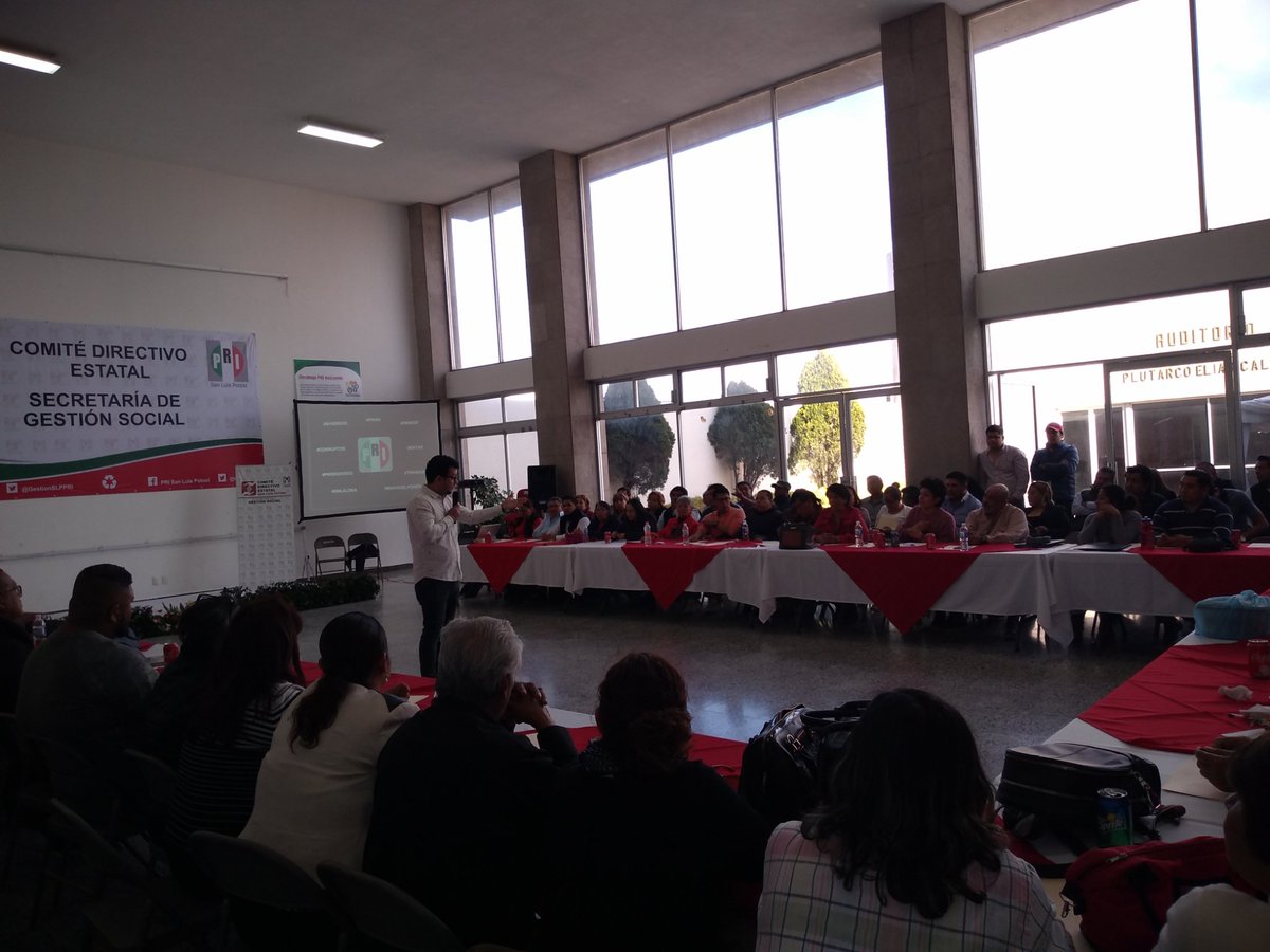 MTSANLUISPOTOSI's tweet photo. Mtslp presente en capacitación Red Emprendedores Sociales @JorgeLuisP_A @ppcalzada @YOLANDACEPEDAE https://t.co/J8UoaHLI39