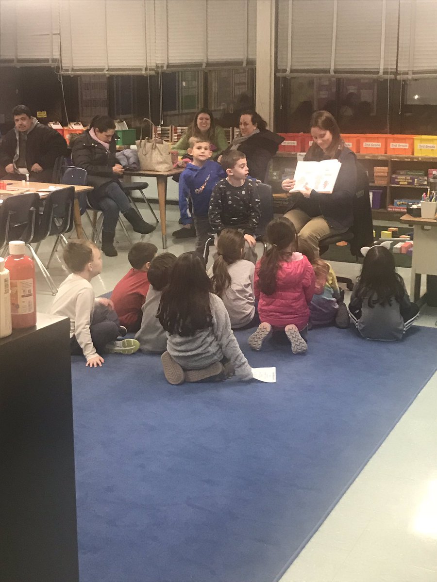 AAE_PARP's tweet photo. Read Aloud Night! Thank you to the amazing teachers at Albany Avenue!! https://t.co/ThgPg9VBCt