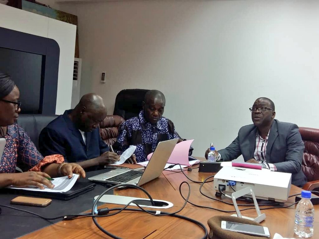 Progres_Lait's tweet photo. Le comité régional d'orientation du programme #ProgresLait a tenu sa quatrième réunion le 31 Janvier 2019 au ministère de l'élevage et des productions animales du Sénégal. Une réunion qui a vu la forte participation de la Mauritanie. 
#MonLaitEstLocal #kebetu https://t.co/RdkL950JzK