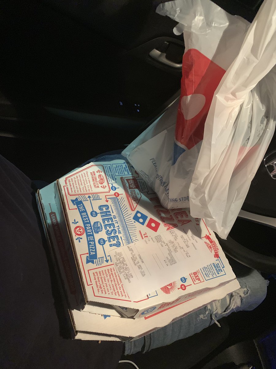 HoodieTye_'s tweet image. Had to come through for my nigga real quick ⛽️🤝 @TheRealDex__ 
#HungryDaysAreOver
#PizzaPlug