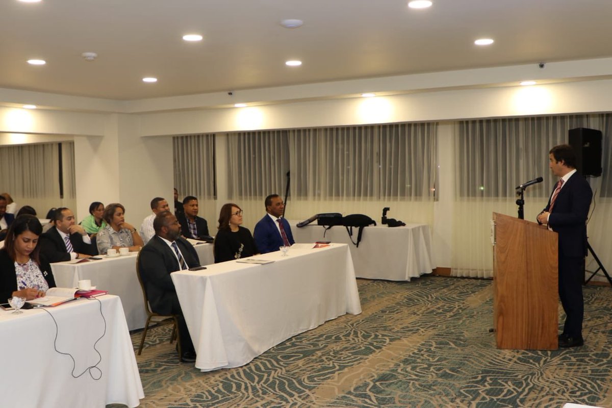 INTRANT_RD's tweet photo. El Dr. Francisco Alonso, especialista en Seguridad Vial y consultor del #INTRANT, explica las fortalezas e importancia de los seis reglamentos de la #Ley6317 que recientemente aprobó el Poder Ejecutivo. | #INTRANTEduca. https://t.co/rLi3Oe9SZx