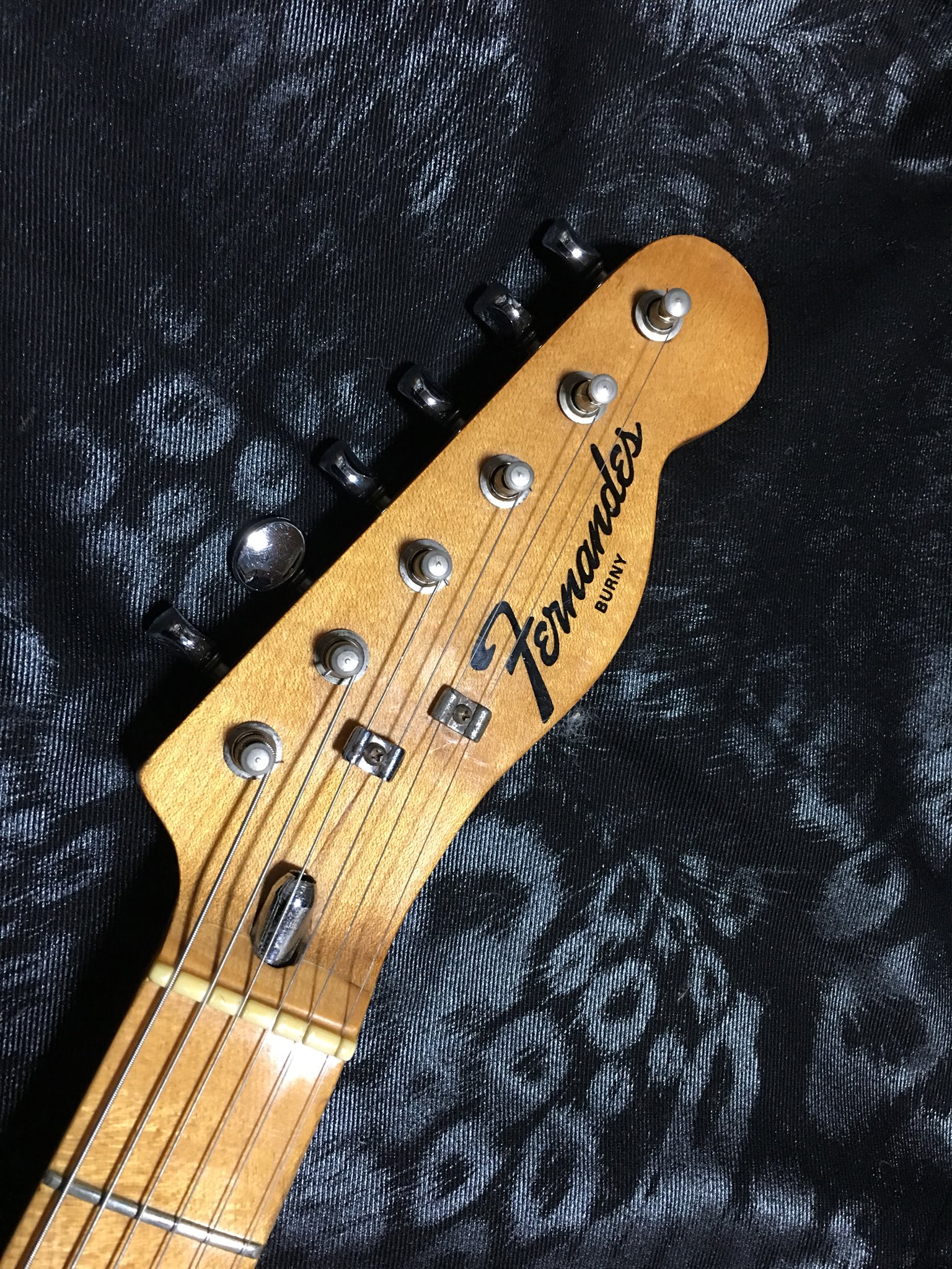 Yoshihiroyuki 12 22newalbumrelease 1970年代のフェルナンデスのロゴ 完全にアウト フェルナンデス Fernandes ロゴ パクリ ニセモノ 日本製 テレキャスター 1970s T Co Sejicoyrfd Twitter
