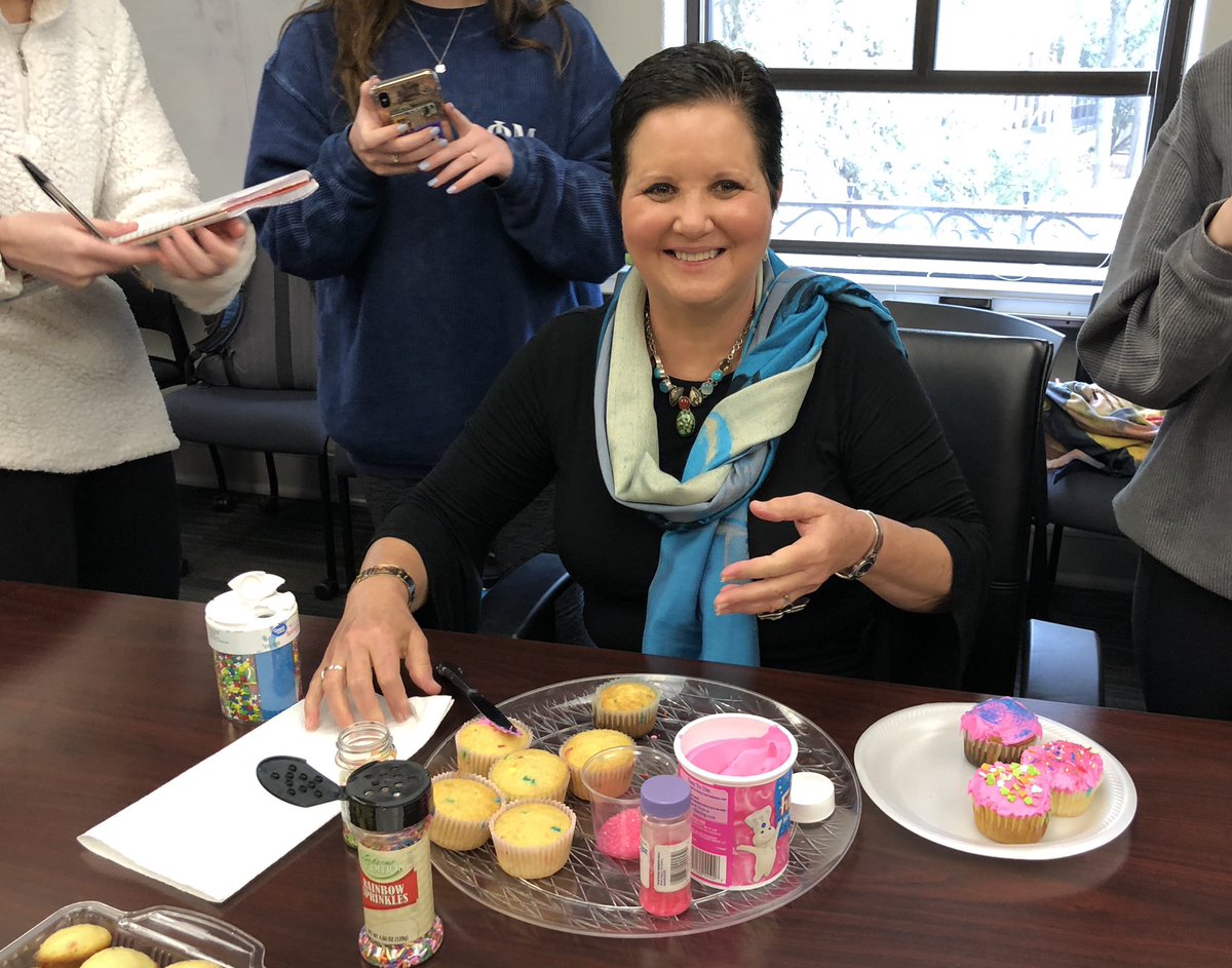 roxdill's tweet photo. @ManshipSchool Cupcake Day. A sweet way for #manship2005 to practice the 5-shot method. Thanks to Angie, @JennKorth27 , Rachael, @sadiepr and special guest #Finn. https://t.co/ftsHyD7KHG