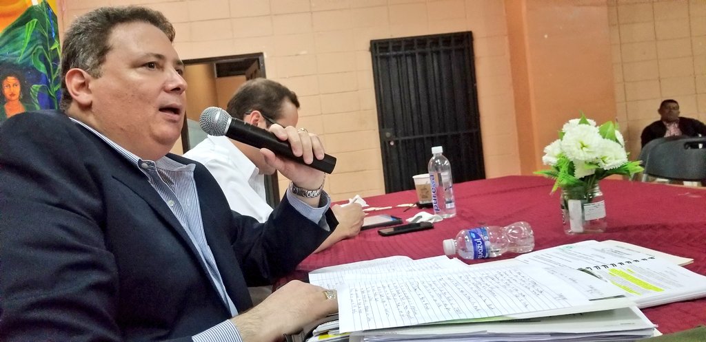 Grillo779's tweet photo. Excelentes debates y conclusiones en el Foro: "Oposición Política e Insurrección Popular en #Honduras". Nuestro agradecimiento a @CarlosEReinaG y al ing. @GuillermoEValle. #FNRPMDC #IzquierdasSocialistas 
¡Unid@s Venceremos! https://t.co/bVLBtDvF9k