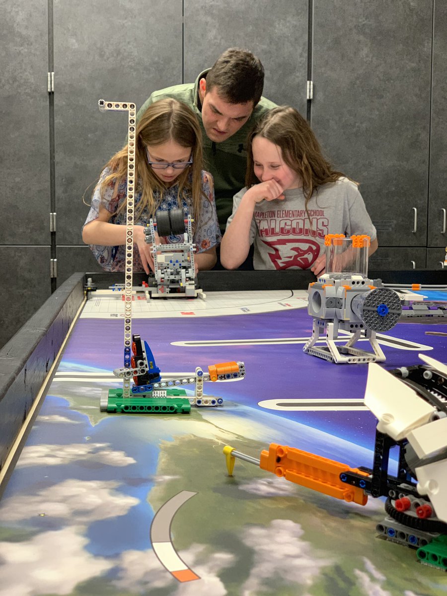 TopDogTeaching's tweet photo. Last minute prep for our big state tournament competition next week! @firstlegoleague #intoorbit https://t.co/tyjfPkKZsz