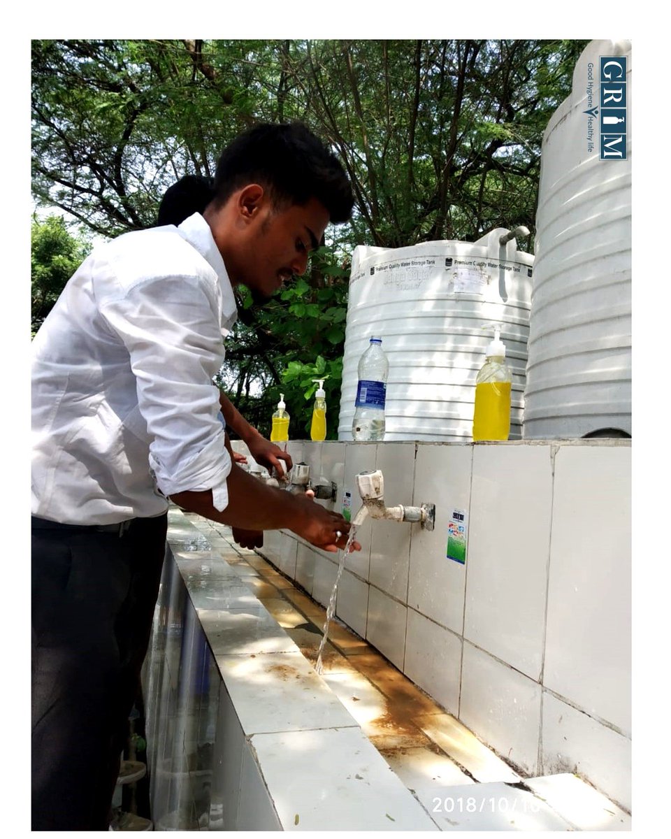 GRIMSCHOOLIND's tweet photo. Organising workshop and then tree plantation at SDMC Girls School Katwaria Sarai, then in last teaching the school kids "Ways to clean there hands" with Grim Liquid Hand Wash. @GRIMSCHOOLIND @GRIMSCHOOLIND @WASHIndia @himanshu5644 @mishravikas1995 @Piyushvatsa12 @waris_masih https://t.co/oGpM8Wr97m