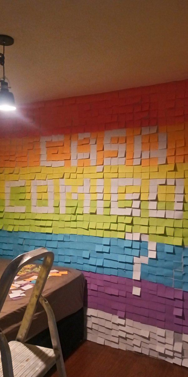 skysrosa's tweet photo. Parem TUDO que estão fazendo pra ver o pedido de casamento da minha irmã e minha cunhada.

O pedido mais gay já feito! 💙💚💛💜❤️ https://t.co/Bna2kIH0py