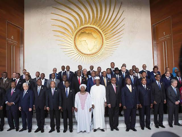 AfroRail's tweet photo. The Infrastructure department of @AfricanUnion should do quick to capture the railway fever gripping #Africa. 

A sense of urgency is needed to provide updated continental railway plans.
#Africa #PIDA #NEPAD @NEPAD_Agency @AfDB_Group @PaulKagame @UKenyatta @uic @AfroRailBus https://t.co/QxuQe6KChB