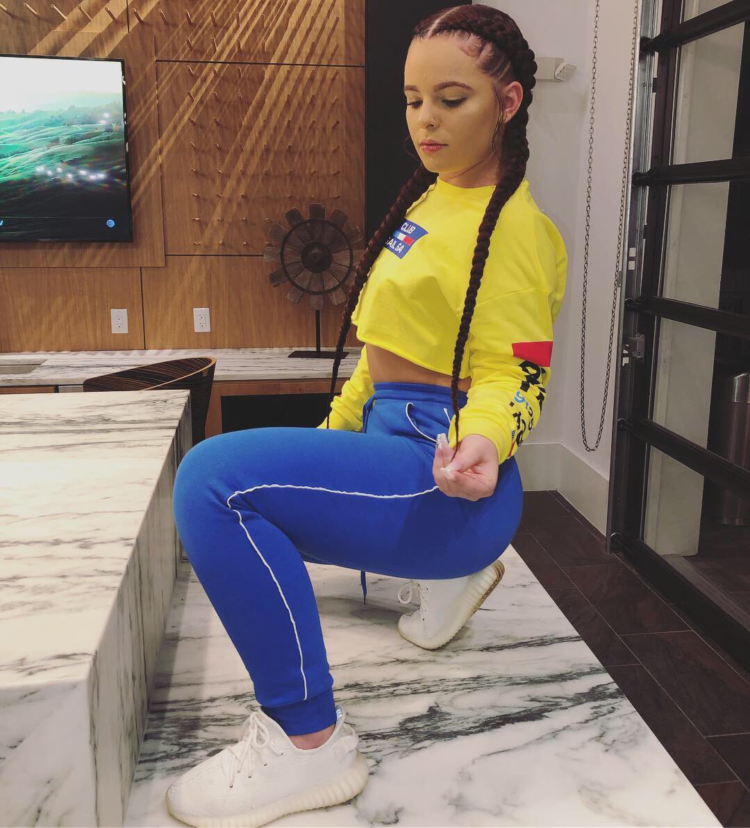 Dollncs_'s tweet photo. Now I gotta ball without you💛 https://t.co/BcwtZ2X9MV