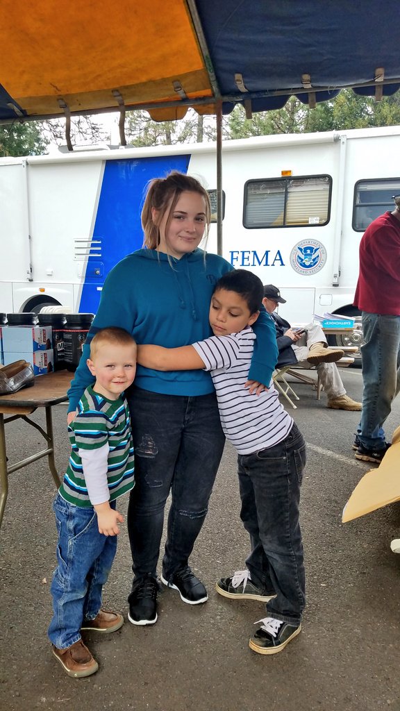 Lending a helping hand at the Magalia Pines Recovery Center. Thank you Duane and to all of the other volunteers for what you have done and continue do for our community 🙏 #rvhswolverine #pusdk12 #AltEd #RidgeStrong💪