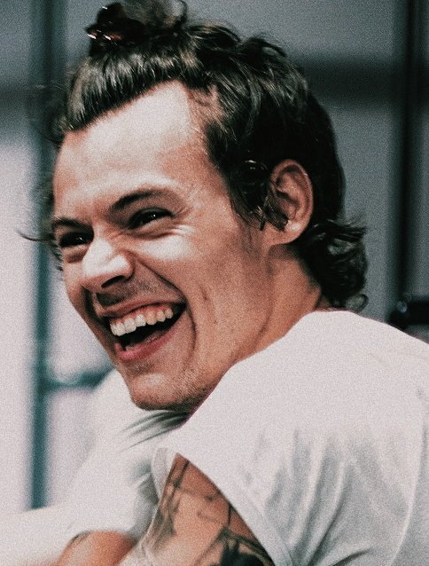 neverbesof's tweet photo. verte crecer durante todos estos años fue una de las experiencias más lindas de mi vida, estoy orgullosa de lo que sos y lo que lograste, sos un angel Harry Styles y quiero que sigas brillando como sólo vos lo haces

#HappyBirthdayHarryStyles https://t.co/Ex3JKpXaHQ