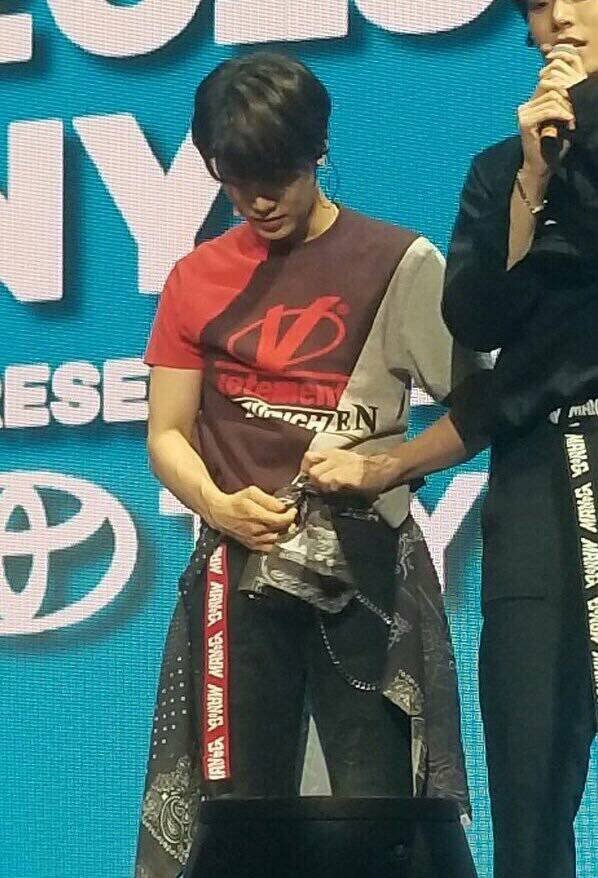 another saga continue, taeil still kept being d i s r e s p e c t f u l, kay? on 180624 at K-CON NewYork 2018. bYE I NEED SOME BREATHs 