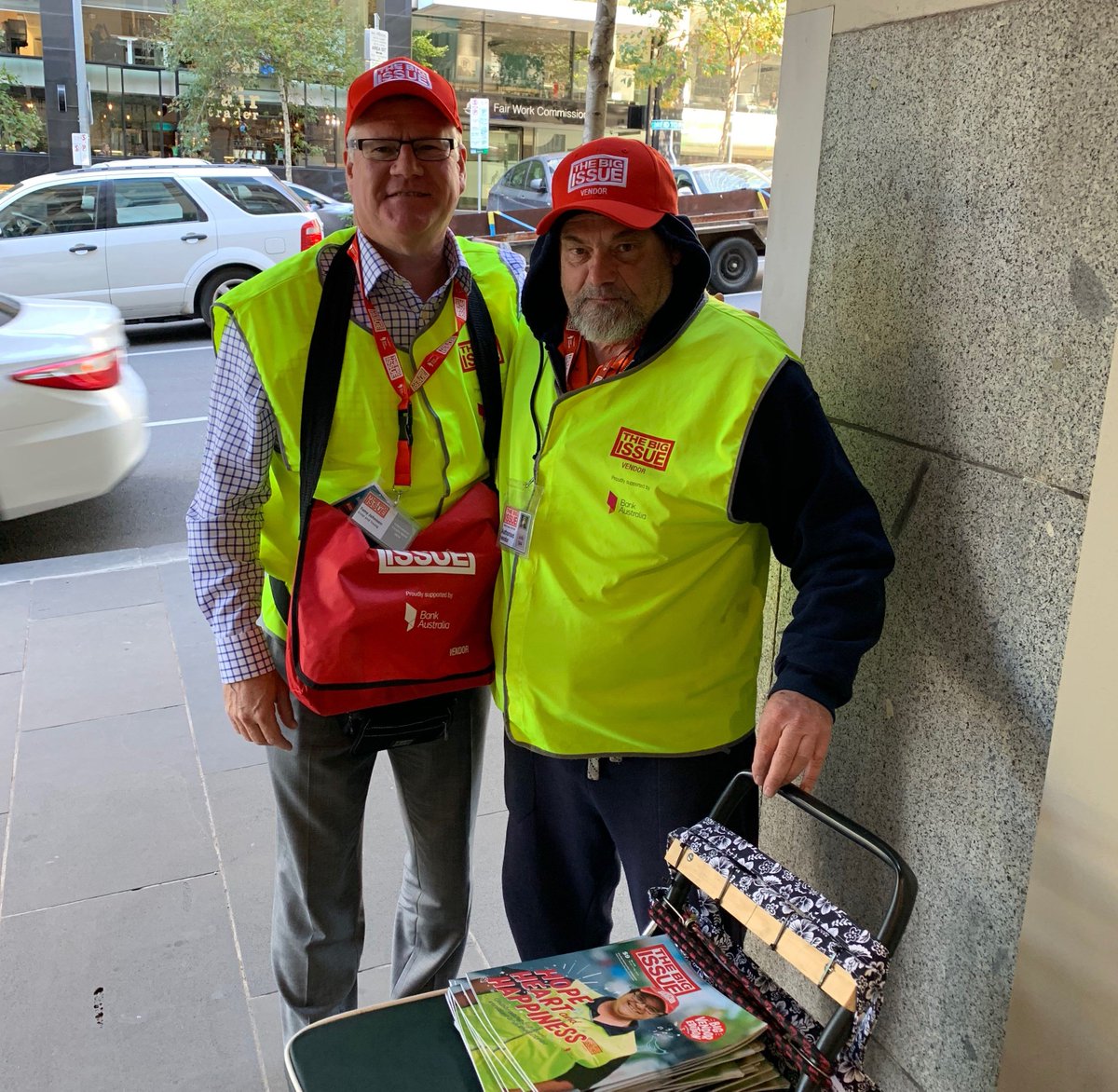 TonyJohnson_EY's tweet photo. It was great to lend a hand to @thebigissue today, selling magazines alongside Joffa. Every magazine sold helps a homeless or disadvantaged person who is #ProudlyWorking. #CEOSelling #VendorWeek https://t.co/aM8K0XaCAA