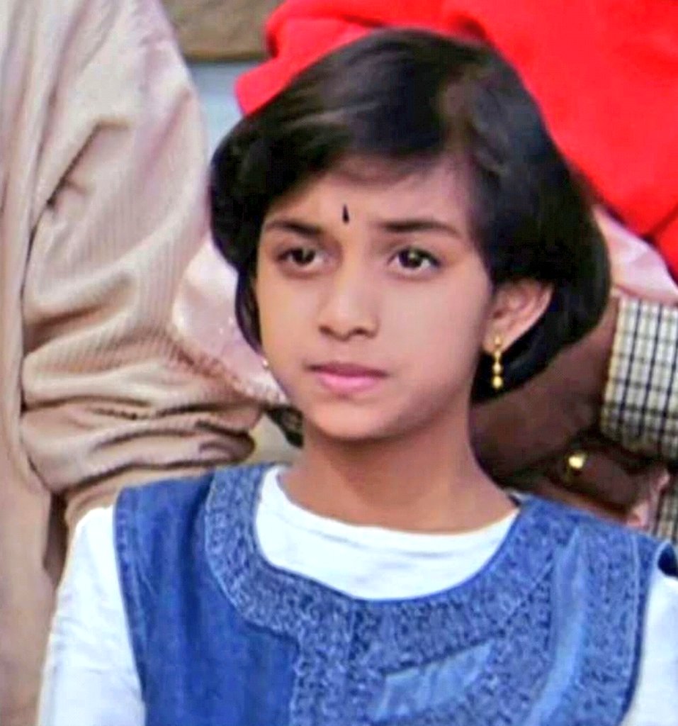 evs_channel's tweet photo. Childhood pic of the leading Actress Any guess? comments here
1 @shrutihaasan
2 @KeerthyOfficial
3 @Amala_ams
4 @anupamahere
#ShrutiHaasan #KeerthySuresh @AmalaP_FC @KeerthyFanatics @anupama_armyy #AnupamaParameswaran #evschannel #sayanam #vrufromtoday https://t.co/CXMCFcteXK
