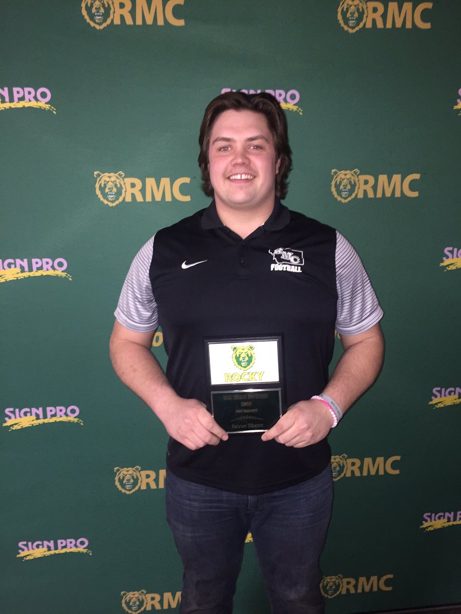 The 2018 Most Improved Player award goes to Tanner Bloom! #BearRaid