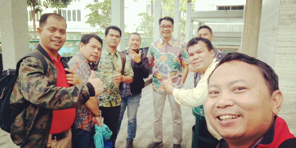 gapuraraya's tweet photo. Pelatihan FSM Cushman & Wakefield 21 - 25 January 2019
#gapuraraya #hspacademy #cushman #wakefield #pelatihan #firesafetymanager #k3 #firstaid #pelatihankebakaran #alatpemadamapi #kebakaran #fire #safety #firefighter #garrafire #garralube #fireblanket #boxapar #firetraining https://t.co/FrfD65Xkjw