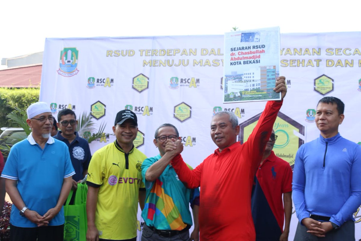Rahmat_Effendi_'s tweet photo. Launching buku sejarah RSUD dr. Chasbullah Abdul Madjid sekaligus Hut RSUD ke-80, penandatanganan kerjasama dengan BPJS ketenagakerjaan untuk Non ASN di lingkup RSUD Kota Bekasi. @pemkotbekasi @humasbekasikota @rsud_bekasi https://t.co/sL6AVcd8Yy