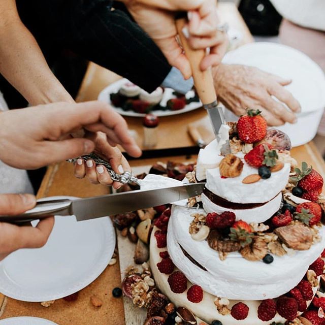 udder_delights's tweet photo. #Repost @two_tell_a_tale: “This 'cheese' cake was divine!! Great job @udderdelightscheese! A great alternative to the traditional sponge.” Thanks guys! 🙏🙏
.
Want a Cheese Cake for your wedding or next celebration? 👉 https://t.co/opfdrpIKyu 🎂
.
#weddingcake #cheesecake #udde… https://t.co/uJ3QcTEnVD