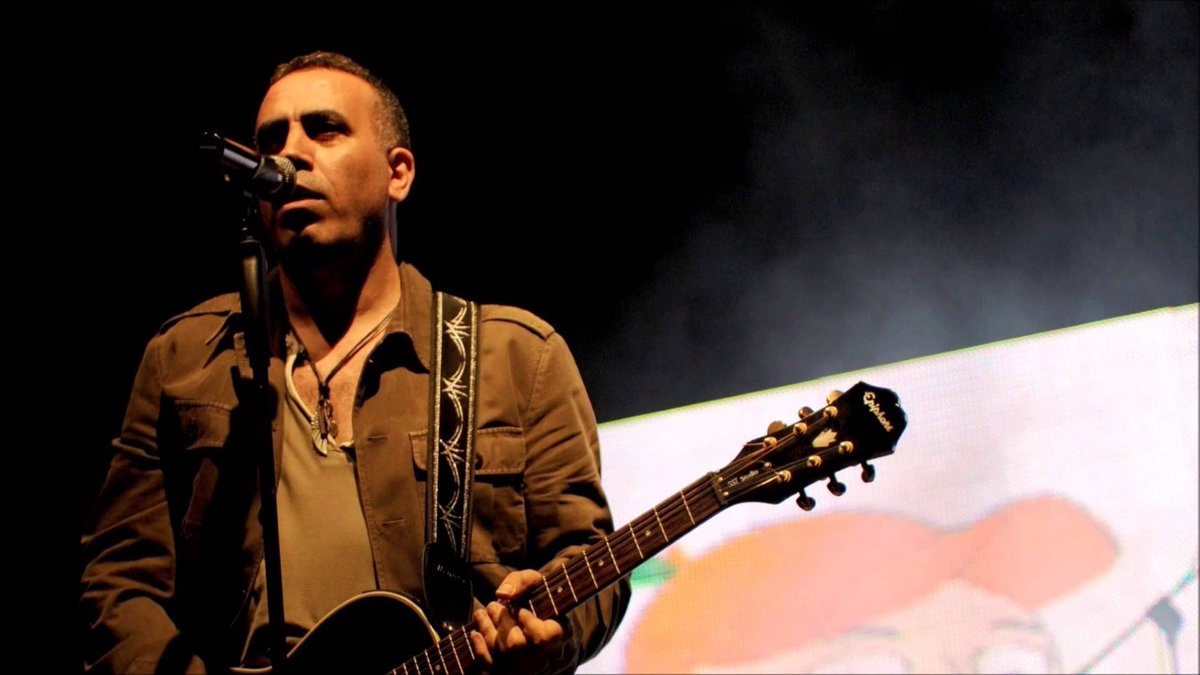 SMproductiongr's tweet photo. Anadolu rock müziğinin tartışmasız en büyük isimlerinden 🎸 @haluk_levent, katıldığı radyo programında yeni albümünün 15 Mart'ta hazır olacağını söyledi! 🎼 🎧 🎉 https://t.co/SHVabdAZt2