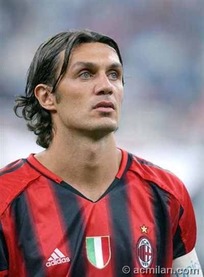 Lagian itu Paolo Maldini udah bener2 jd pemaen bola, ngapa jd ngurusin politik sih? #saveACmilan