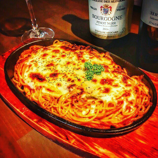 CROIRE_cafe's tweet photo. 焼きチーズナポリタン🍝

本日、金曜日なので27時まで営業しております❗️

#直方居酒屋 #八幡西区居酒屋 #焼きナポリタン #ナポリタン #パスタ #チーズ #ディナー #croire #クロワール #くろわーる https://t.co/tmhQRdjH47 https://t.co/qF00qpHwAc