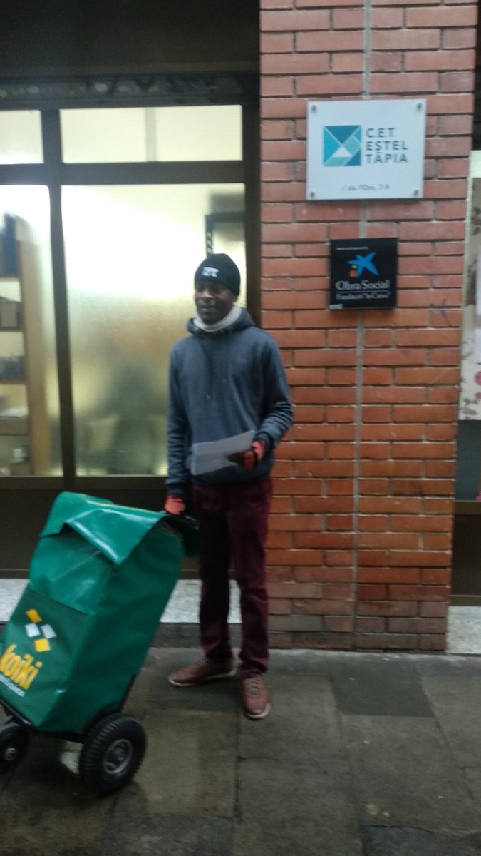 Des d'avui comencem el repartiment de paqueteria als codis postals 08001 i 08002. Molt contents amb aquesta nova línia de negoci que esperem poder ampliar aviat!
Moltes gràcies a <a href="/EstelTapia/">Estel Tàpia</a> per cedir-nos temporalment un espai al seu local i a #koiki per confiar en nosaltres.