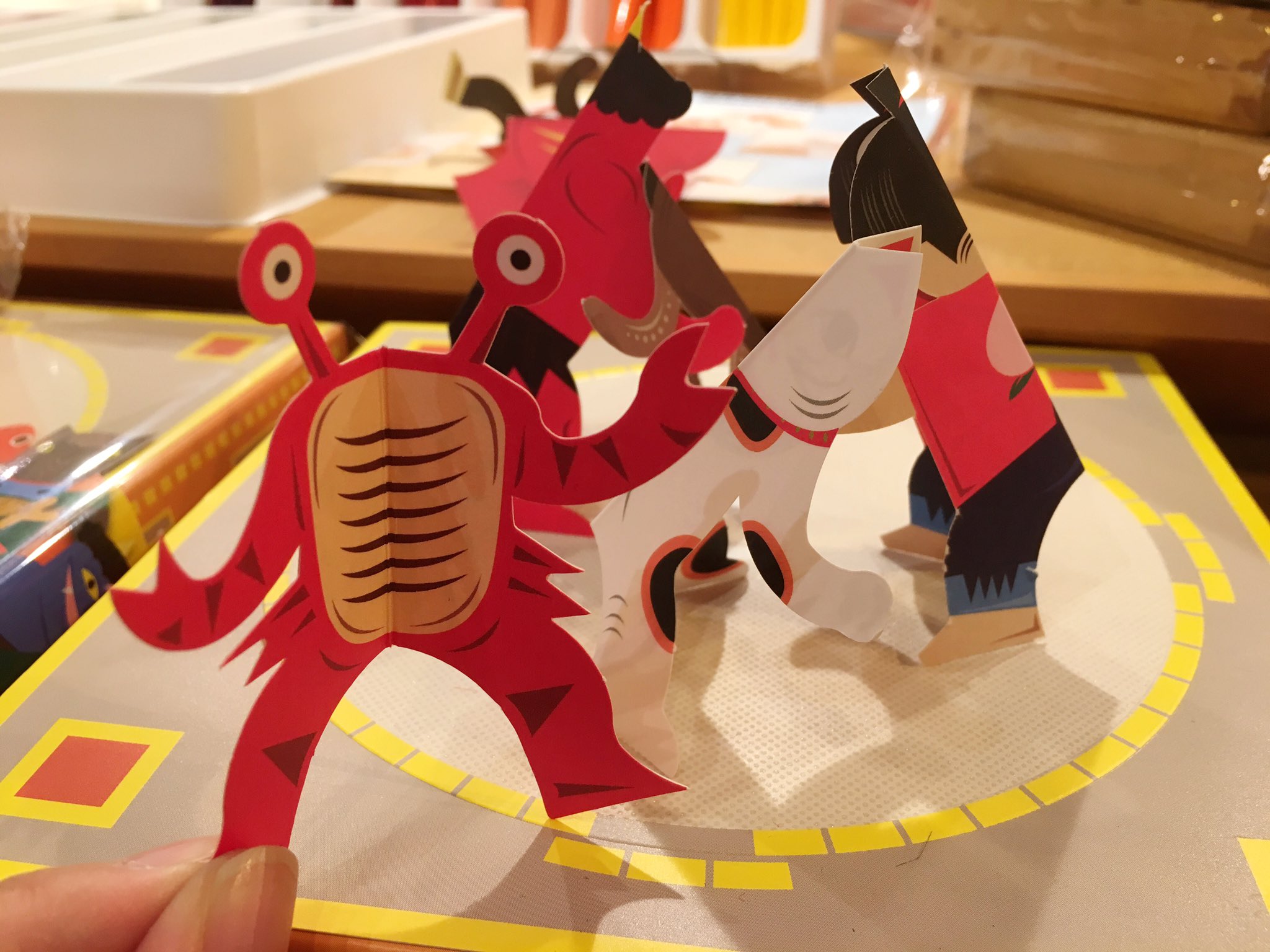 文房堂 ぶんぽうどう 画材屋 文具 雑貨 10 00 18 30まで営業中 Kokuyo Kokuyo St さんの トントン紙ずもう はcochae Cochae さんデザインの個性豊かな力士達を使って楽しく遊べるアイテムです 無地の力士も入っていますので 自分でデザインする