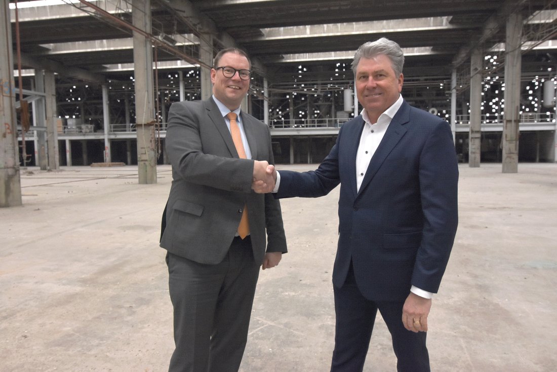 Deen Shipping tekent voor herontwikkeling Loveld-terrein met gemeente Zwijndrecht bit.ly/2Us4noe #DeenShipping #Zwijndrecht #Loveldterrein #herontwikkeling #maritiememaakindustrie #GerardDeen