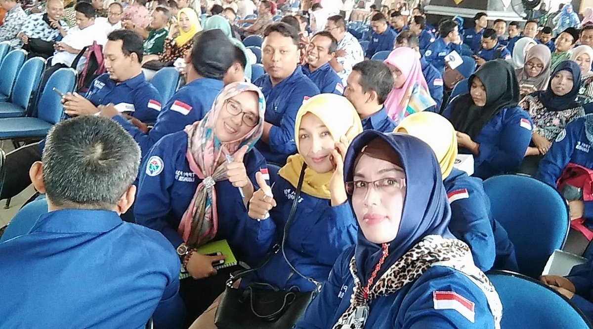 Abdussalam (@abdussalam_tbn) on Twitter photo Rapat Koordinasi Penanganan Kemiskinan di Pendopo Kabupaten Tuban,
Bersama Bpk Bupati, Bpk. Sekda, Camat, TA, PDP, PDTI, PLD dan Instansi terkait pemkab Tuban untuk berSatu dan berSinergi, #ManfaatDanaDesa
#tppikabtuban
<a href="/jokowi/">Joko Widodo</a>
<a href="/EkoSandjojo/">Eko P. Sandjojo</a>
<a href="/AndryDewantoAh2/">Andry Dewanto Ahmad</a>
<a href="/Muhimmudin1/">MUHIMMUDIN</a> Rapat Koordinasi Penanganan Kemiskinan di Pendopo Kabupaten Tuban,
Bersama Bpk Bupati, Bpk. Sekda, Camat, TA, PDP, PDTI, PLD dan Instansi terkait pemkab Tuban untuk berSatu dan berSinergi, #ManfaatDanaDesa
#tppikabtuban
<a href="/jokowi/">Joko Widodo</a>
<a href="/EkoSandjojo/">Eko P. Sandjojo</a>
<a href="/AndryDewantoAh2/">Andry Dewanto Ahmad</a>
<a href="/Muhimmudin1/">MUHIMMUDIN</a>