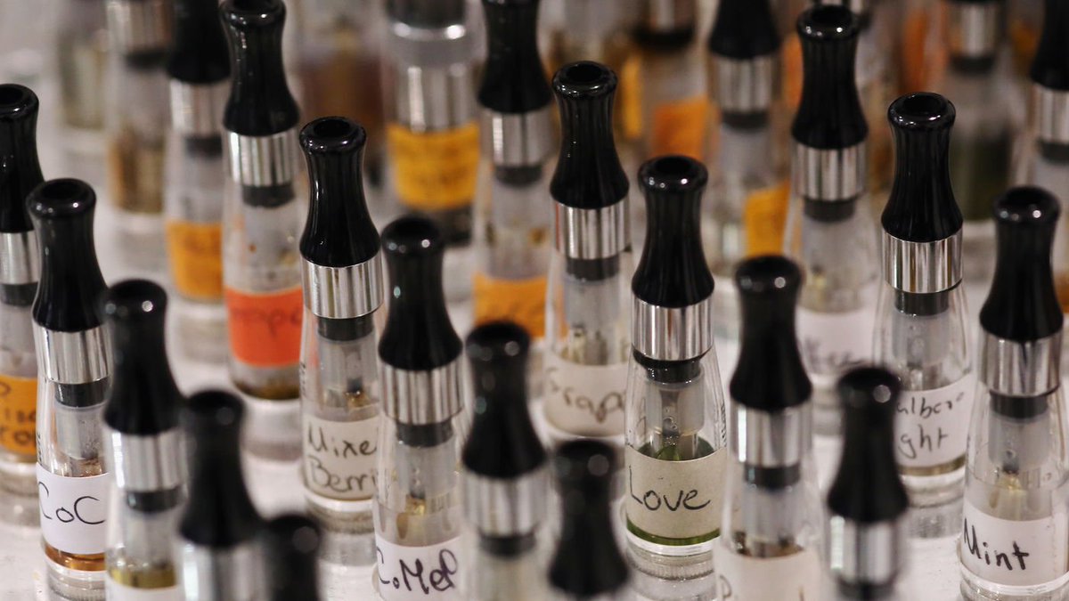 ECigTwigg's tweet photo. Smokers who switched to e-cigarettes were much more likely to quit than people who used nicotine patches, gum or similar products, according to a large study. https://t.co/l1DCAyFIm6 https://t.co/6dkc7v6ioU