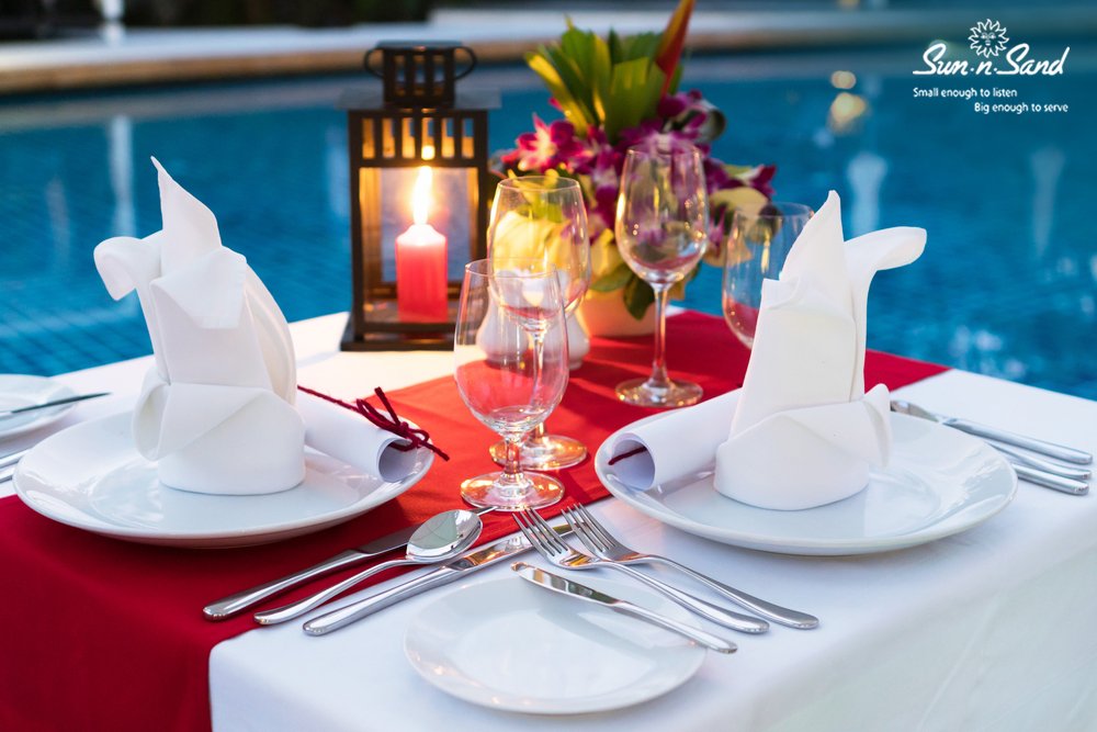 sunnsandhotel's tweet photo. Valentine’s day is round the corner and we have the perfect poolside venue for your perfect dinner date. 
To book your table call us on 022 2620 1811/ 6693 8888.
#PoolSideDinner #ValentinesDay #DinnerDate #SunnSandHotel #Juhu https://t.co/Tjq3iD0XZo