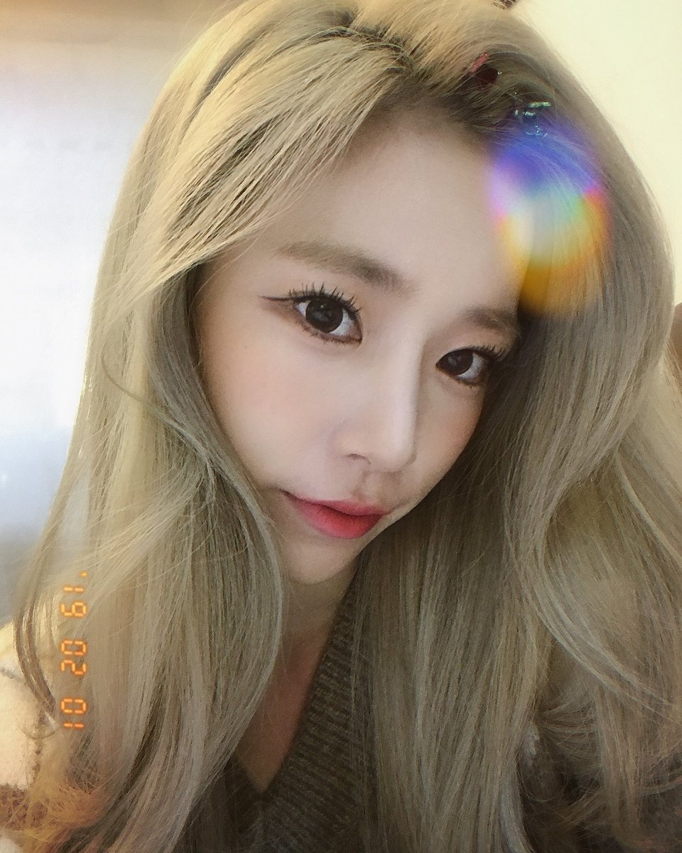 MOLEnt_'s tweet photo. 오늘 저녁 5시 KBS 뮤직뱅크에 소리가 출연합니다! 다음 주 8일 뮤직뱅크의 방청을 원하시는 분들은 이하 링크에서 방청신청을 꼭 해 주세요!

https://t.co/GRugSpZ1KS

#소리 #아임레디 #뮤직뱅크 https://t.co/egJRslxkDU