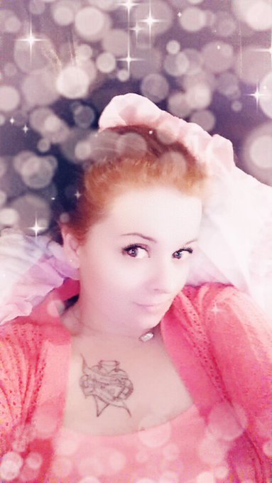 Sweet dreams everyone.... https://t.co/OjoaN7uL0m