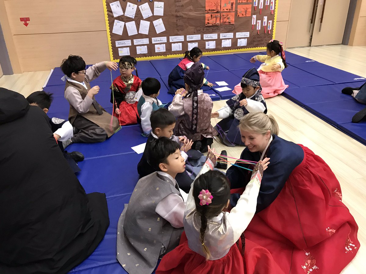 molnar_stacy's tweet photo. Some fun activities and games to help celebrate the Lunar New Year and the Chinese New Year! @SJA_Jeju https://t.co/kkRoQpUGHH