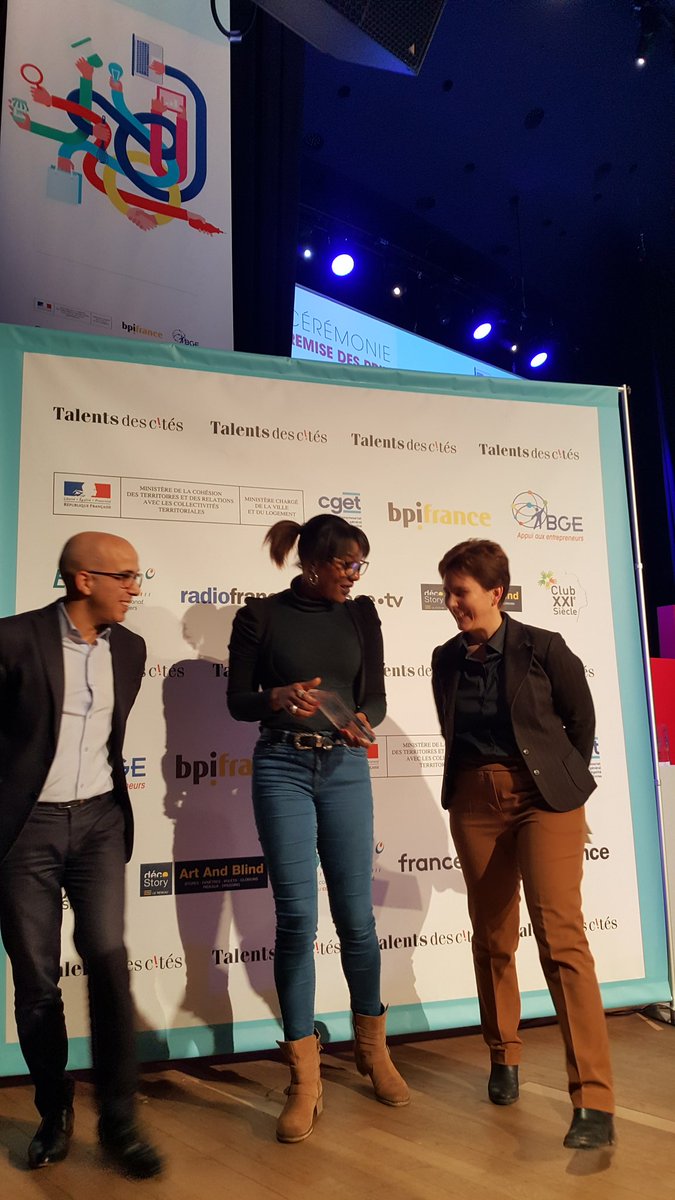 Guillaume_DOYE's tweet photo. Eh non Sabrina @LEFABArt1 @villedegrigny91 ce n'��tait pas un rêve, encore bravo pour votre prix national #TalentsDesCites remis par @Epareca nous sommes fiers de votre action et à vos côtés. A bientôt! @franceactive @Reseau_BGE https://t.co/LjMWmS7t3B